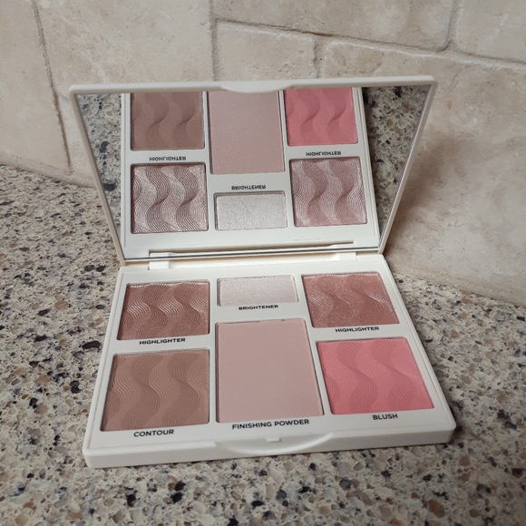 COVER FX Other - NEW Cover FX Perfector Face Palette